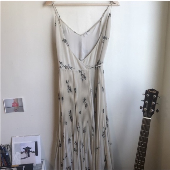 Aritzia Dresses & Skirts - Aritzia Wilfred dress